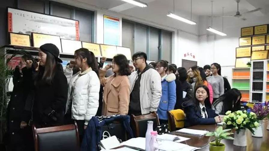 ef2ef71f8e4e8008df3e96c0edb74431